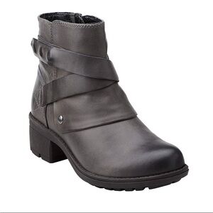 Clarks Leather Mansi Calla Boots